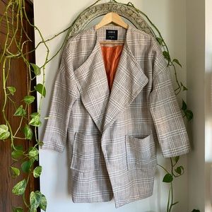 Flannel-feel houndstooth coat